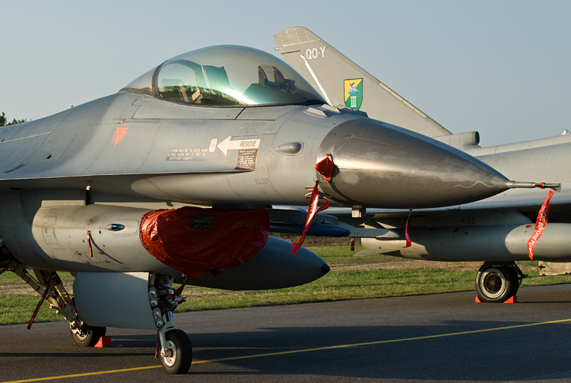 133_Radom_Air Show_General Dynamics F-16AM Fighting Falcon.jpg